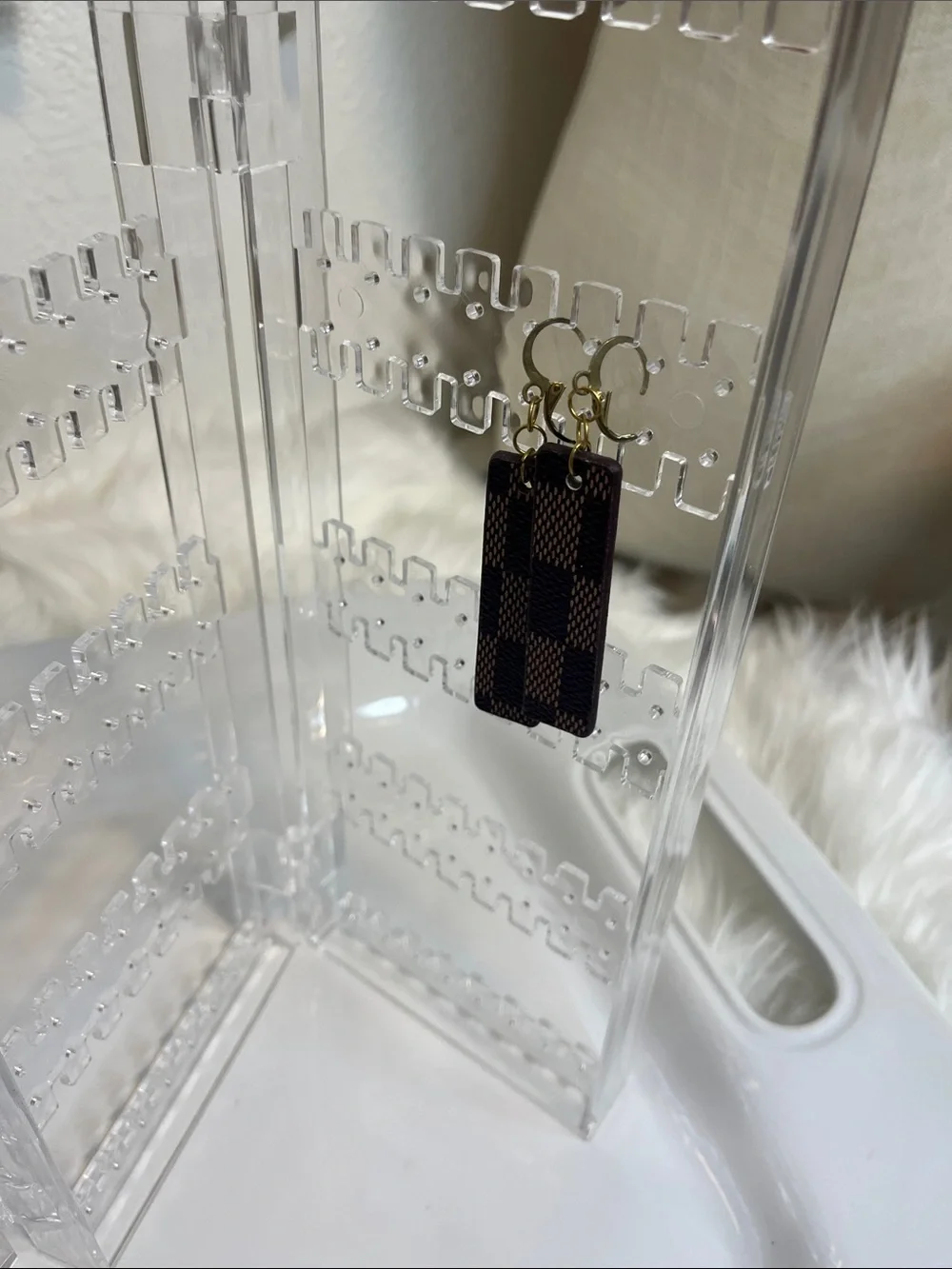 Foldable Clear Acrylic Jewelry Earring Organizer - 4-Panel Display